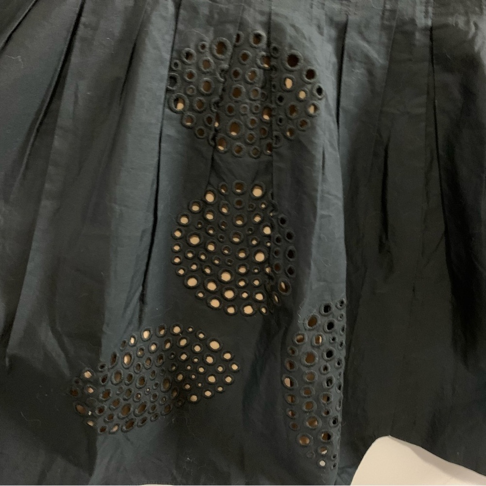 Akris Punto Black Cutout Circle  high waisted Midi Skirt Size 6 - Picture 5 of 9